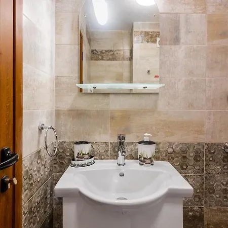 Nomad Haven: 1bd Flat With Balcony & Desk * ソフィア