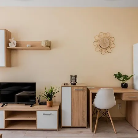 Appartement Nomad Haven: 1bd Flat With Balcony & Desk